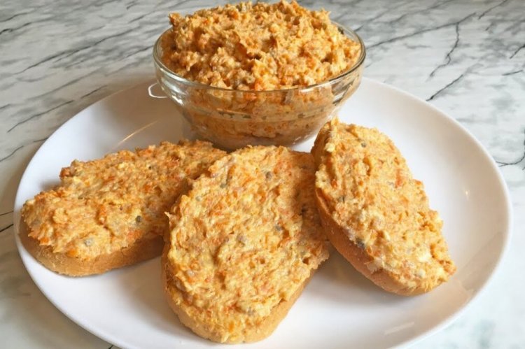 Herring Spread with Carrots and Processed Cheese