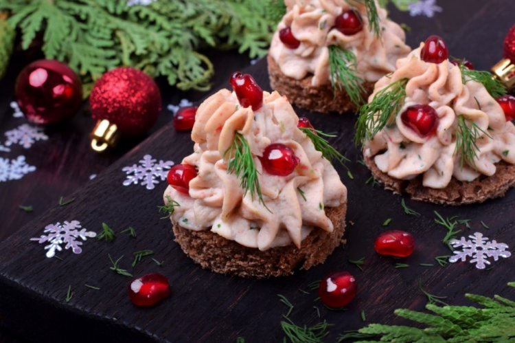 Canapés with Crab Stick Pâté