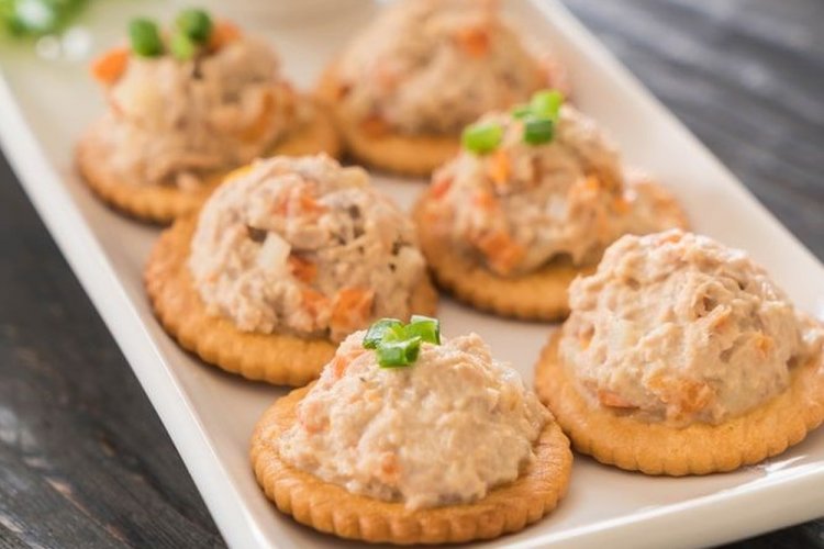 Tuna Canapés on Crackers