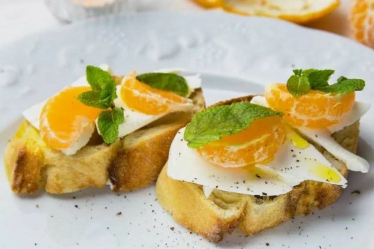 Feta and Mandarin Sandwiches
