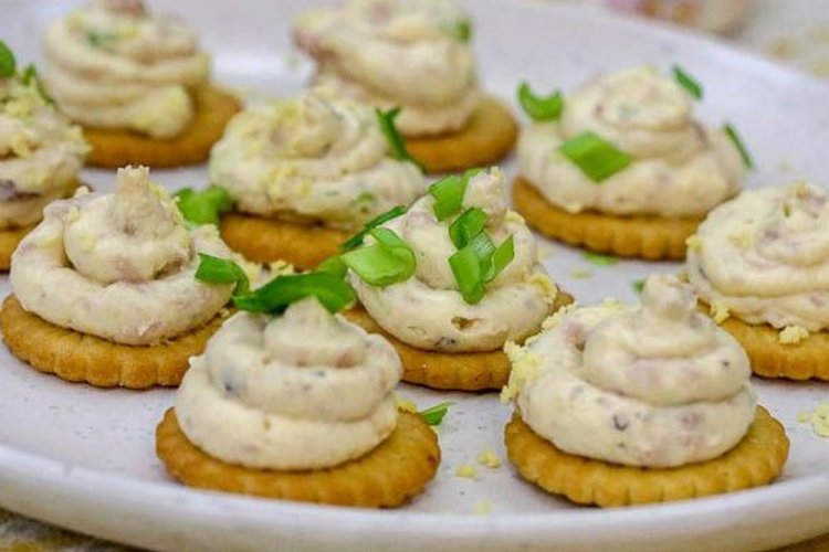 Cod Liver Appetizer on Crackers