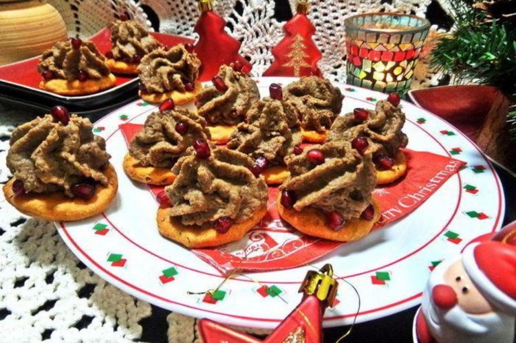 Bean Pâté on Crackers