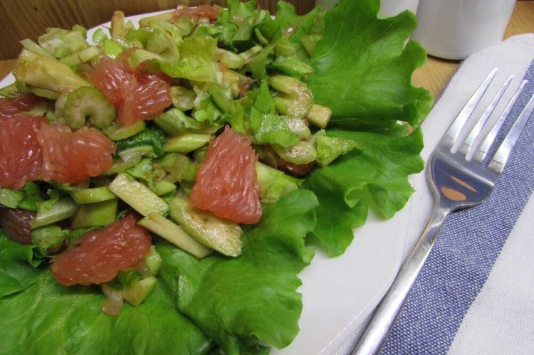 Ensalada de pomelo y apio