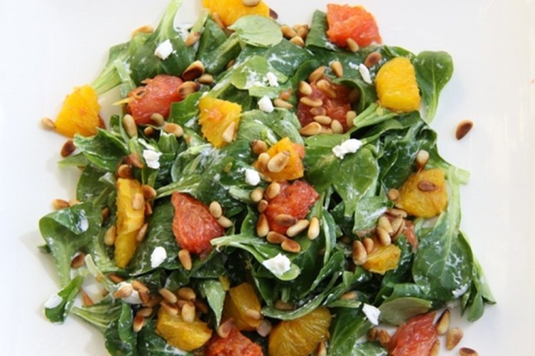 Ensalada de pomelo, naranja y queso de cabra