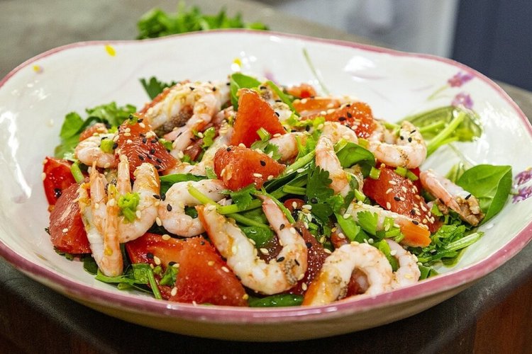 Ensalada de camarones y pomelo