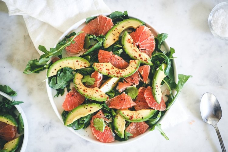 Ensalada de pomelo y aguacate