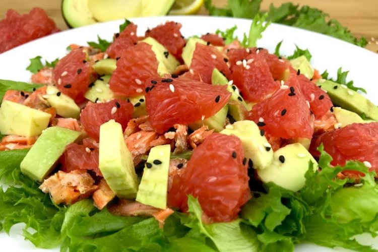 Ensalada de salmón y pomelo