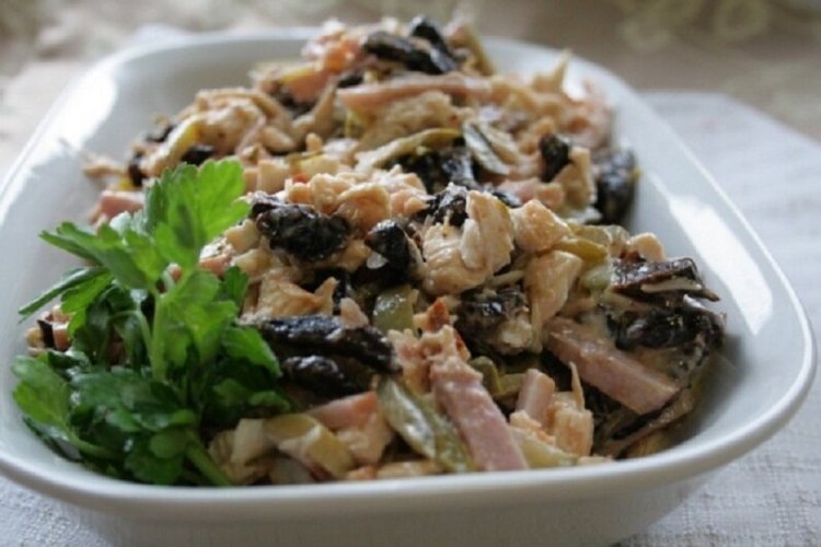 Ham, Cucumber, Green Pea, and Prune Salad