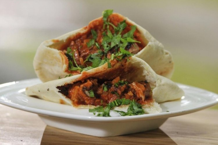 Pita con pavo y pimiento morrón