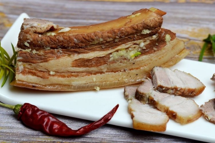 Homemade Brisket in Onion Skins (like in the USSR)