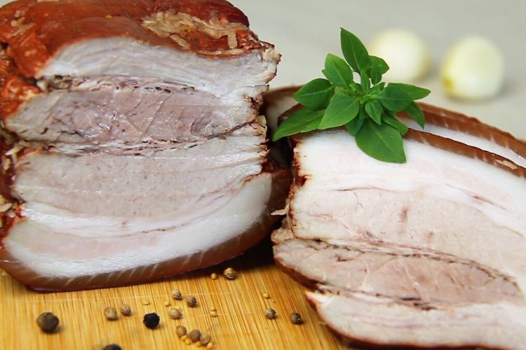 Brisket in Onion Skins with Coriander and Cloves