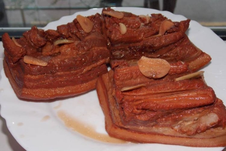 Brisket in Onion Skins with Prunes