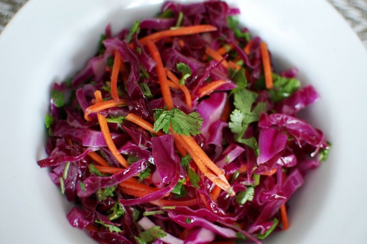 Cabbage Keto Salad with Carrots