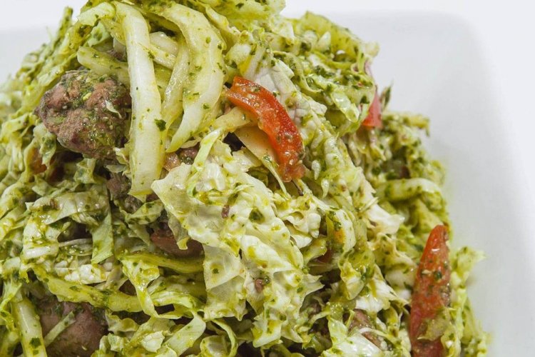 Keto Salad with Liver, Avocado, and Sun-Dried Tomatoes
