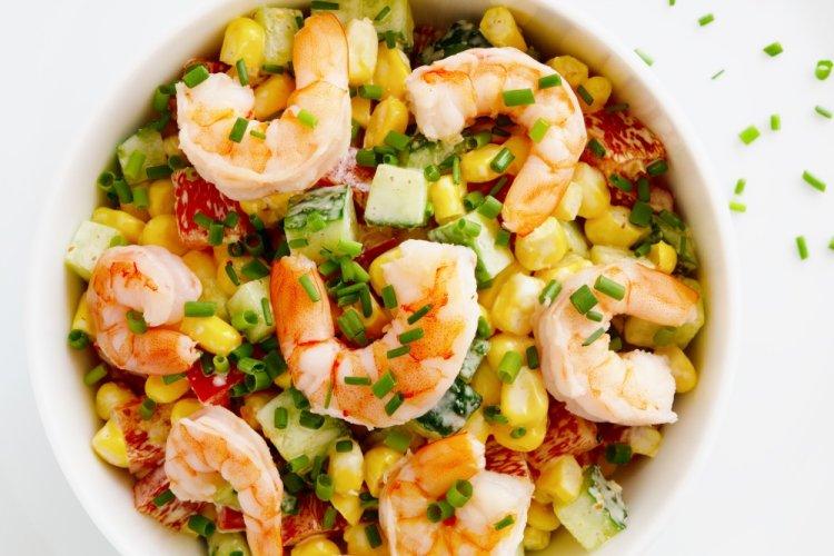 Healthy Salad with Shrimp and Corn