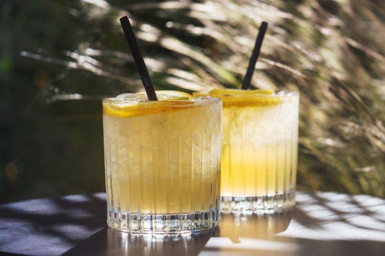 Mai Tai with Lemon Juice