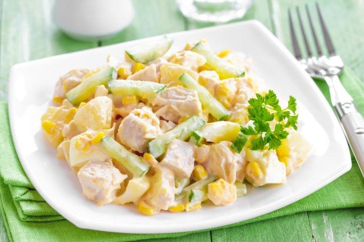 Ensalada de pollo y tortilla
