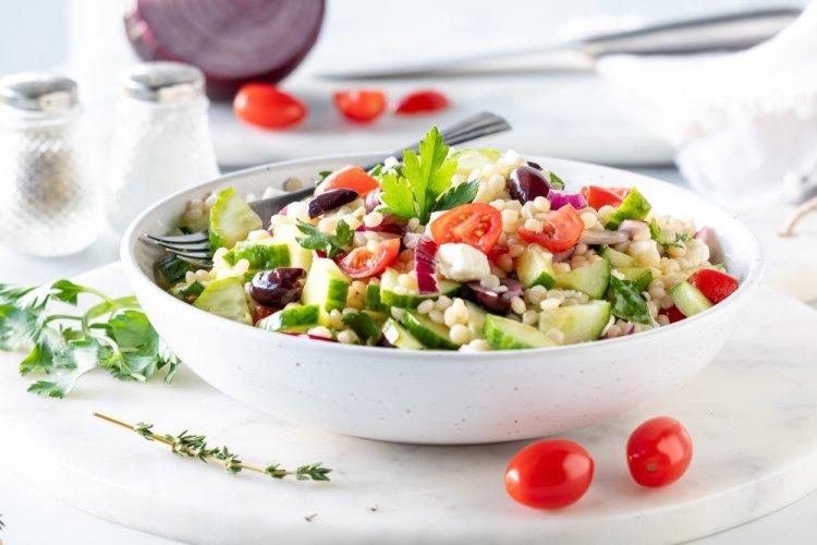 Ensalada de cuscús y aceitunas
