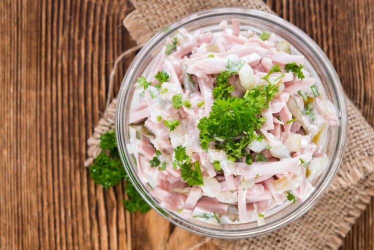 Ensalada de jamón y manzana