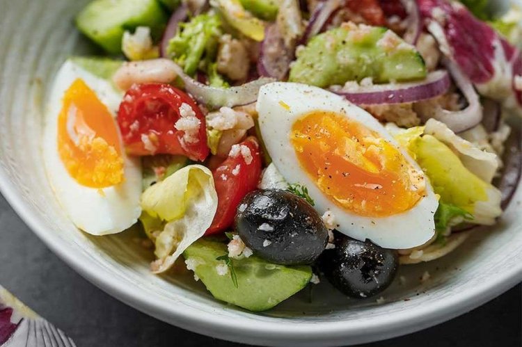 Niçoise Salad with Krill Meat