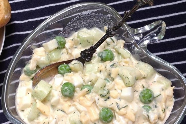 Salad with Krill Meat, Apples, and Green Peas