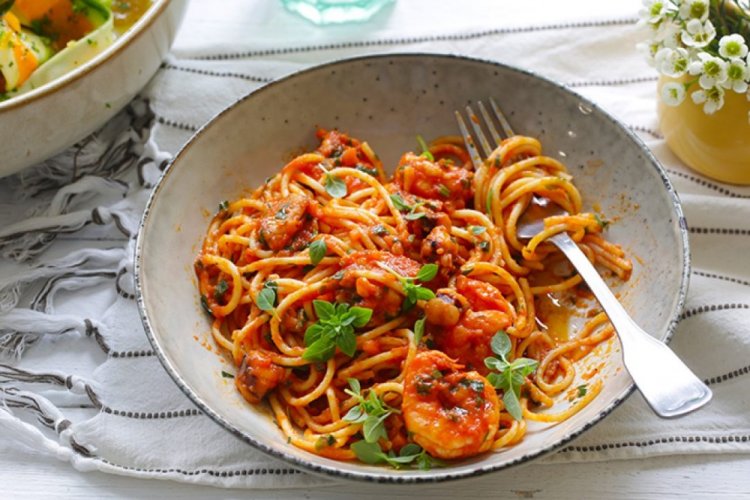 Pasta italiana con mariscos