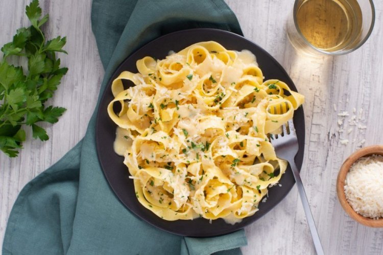 Fettuccine Alfredo