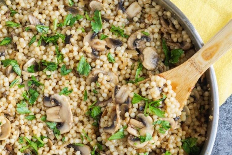 Ptitiim with Mushrooms and Green Beans