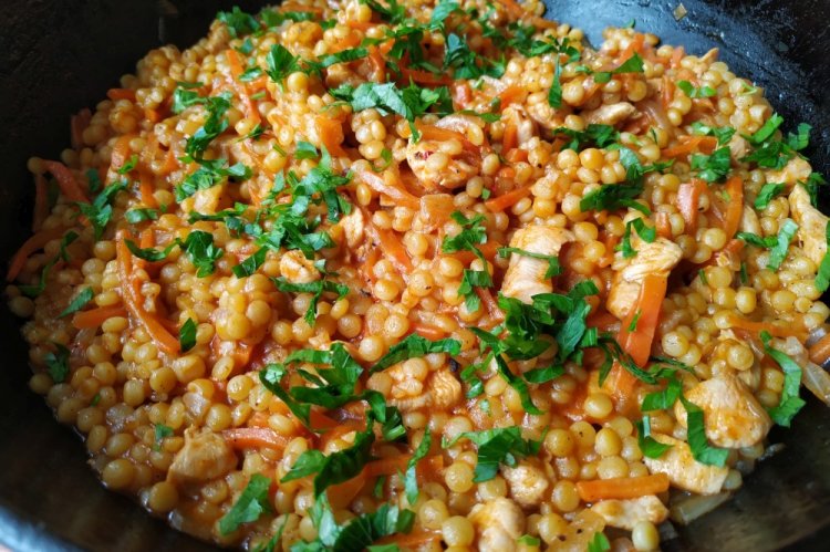 Ptitiim with Chicken and Vegetables in Tomato Sauce