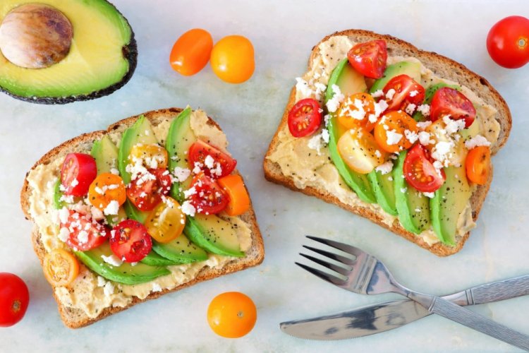 Lentil Sandwiches with Hummus