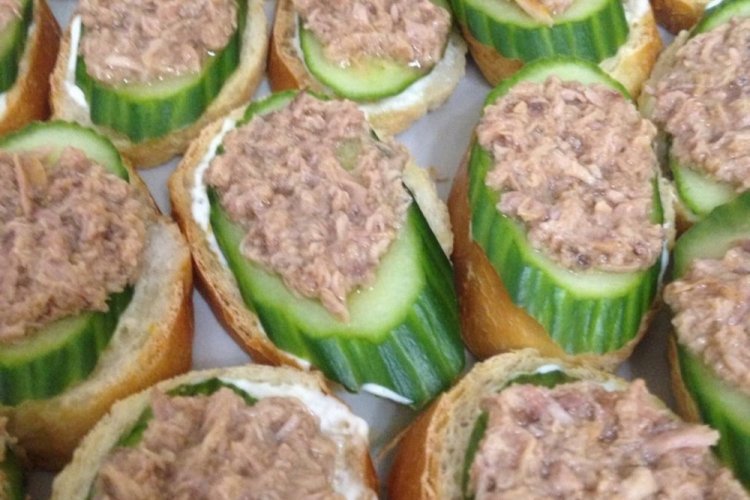 Lentil Sandwiches with Tuna