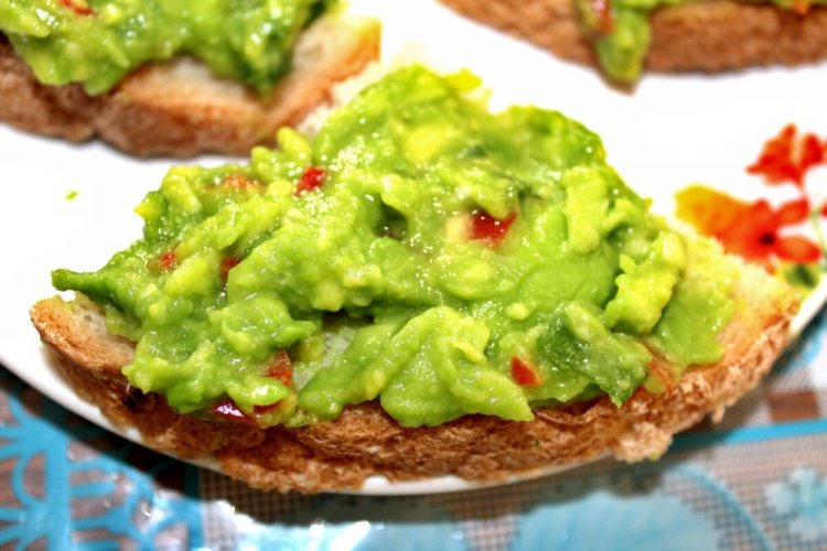 Lentil Sandwiches with Avocado Paste