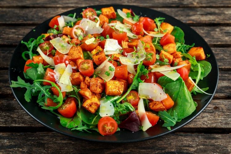 Ensalada de boniato y alcachofas