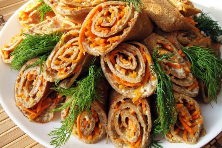 Blinis de hígado con zanahoria coreana