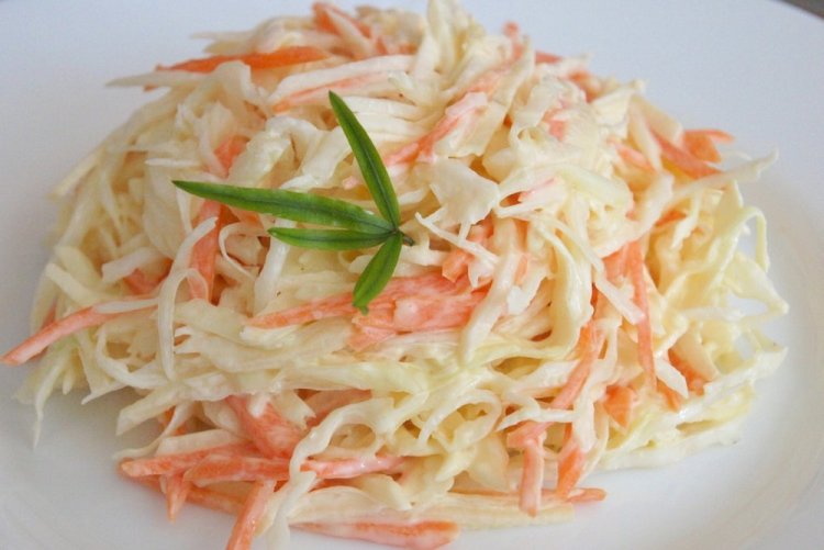 Ensalada de col con zanahoria