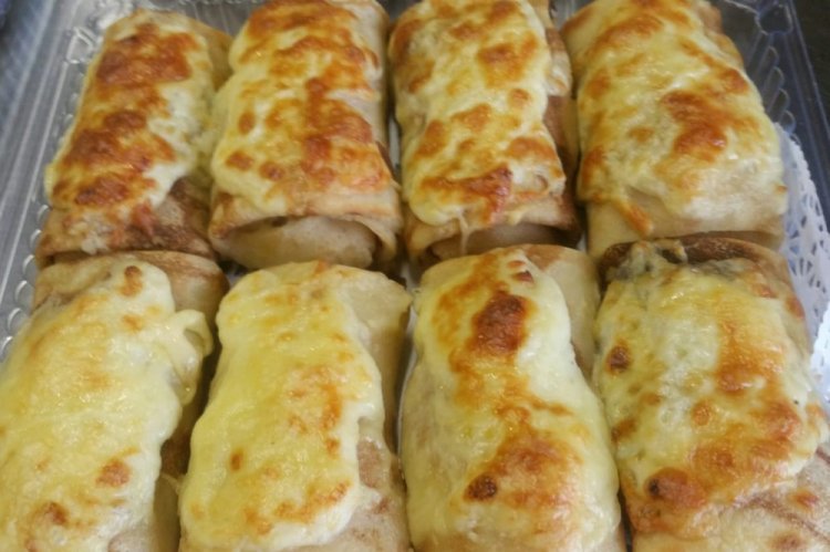 Blinis horneados con pollo y pimiento morrón