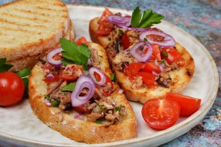 Bruschetta with Sprats and Cherry Tomatoes