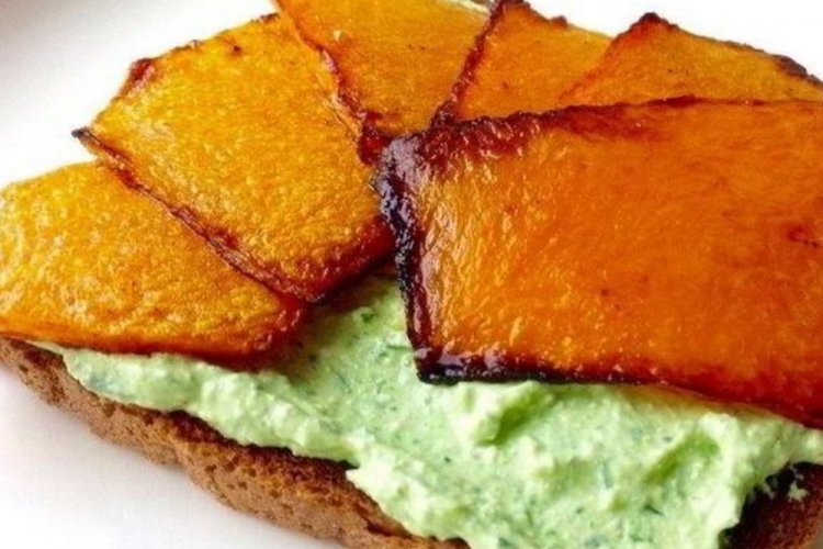 Bruschetta with Guacamole and Roasted Pumpkin