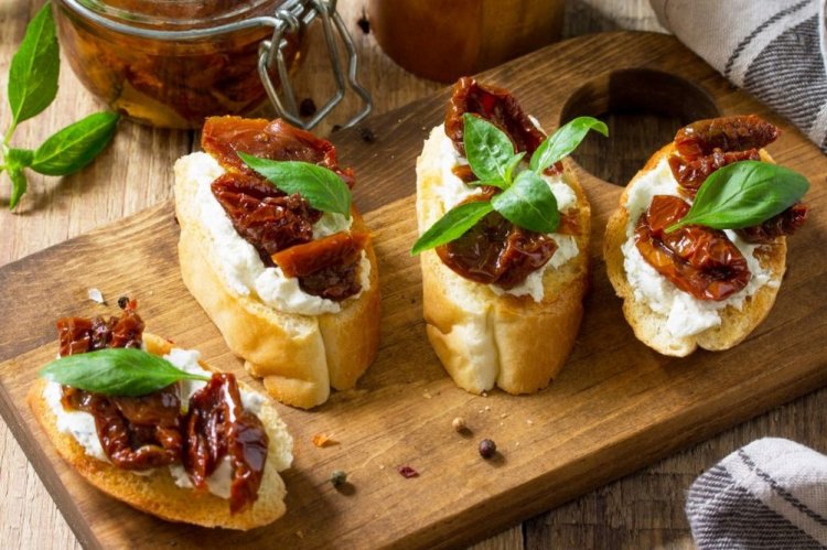 Bruschetta with Sun-Dried Tomatoes