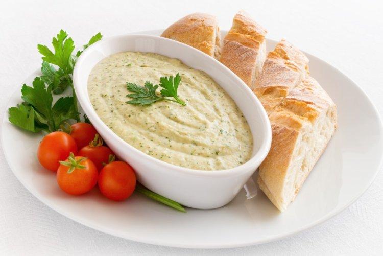 Onion Spread with Greek Yogurt