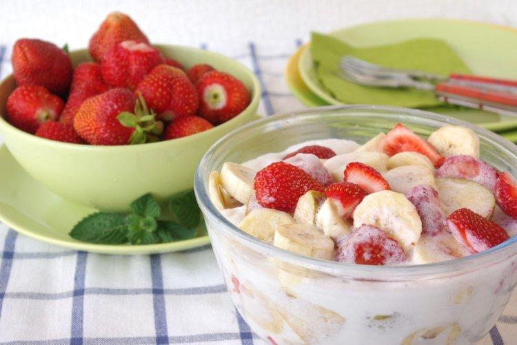 Banana, Strawberry, and Greek Yogurt Salad