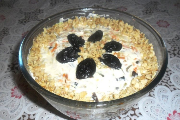 Layered Salad with Mushrooms and Prunes
