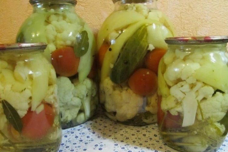 Vegetable Assortment with Cauliflower for Winter