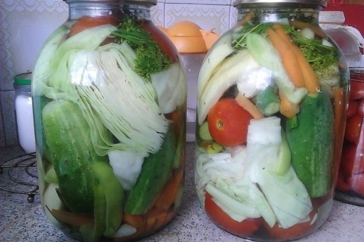 Vegetable Assortment with Cabbage for Winter