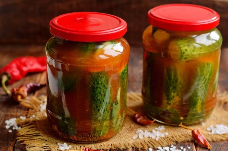 Cucumbers with Ketchup Without Sterilization