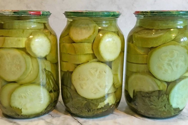 Marinated Zucchini Without Sterilization