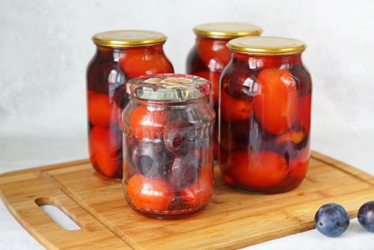 Tomatoes with Plums without Sterilization