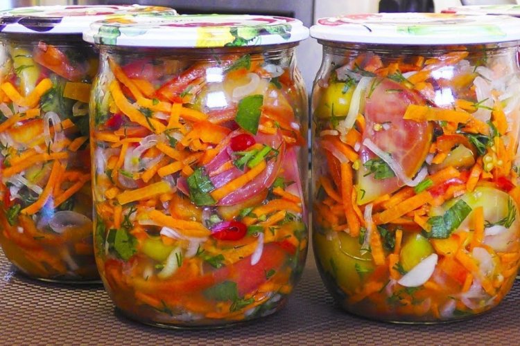 Tomato Salad with Vegetables for Winter without Sterilization
