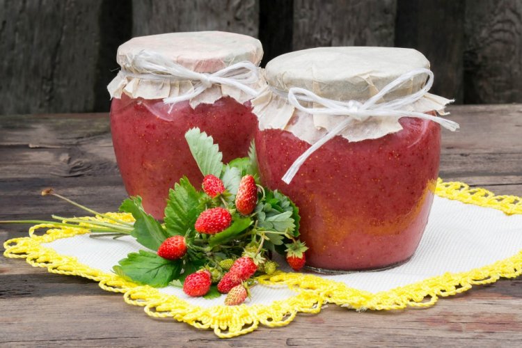 Wild Strawberry Jam with Pectin