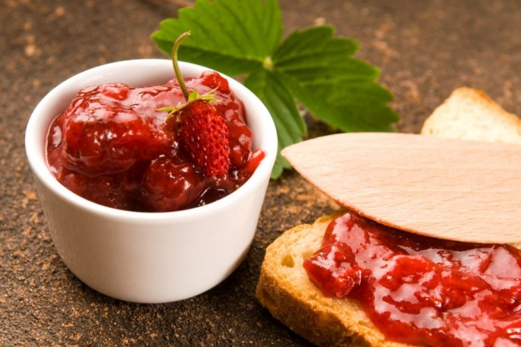 Wild Strawberry Jam with Gelatin